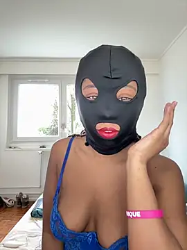 Snapshot of cassie_miller_velvet chatting on December 22, 2025, 11:21 am cassie miller velvet online show from December 22, 2025, 11:21 am