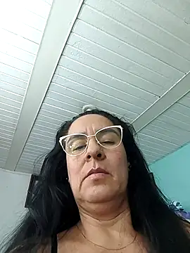 Snapshot of KiaraFoster chatting on January 8, 2026, 2:17 am KiaraFoster online show from January 8, 2026, 2:17 am