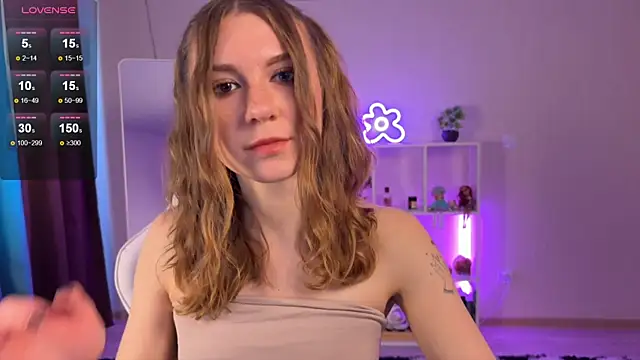 Snapshot of KellySunn chatting on May 8, 2026, 8:18 am KellySunn online show from May 8, 2026, 8:18 am