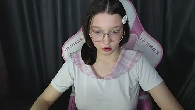 Pink-Aura- online show from January 10, 2026, 6:14 pm