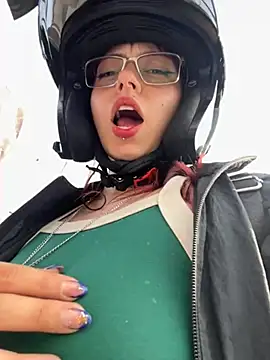 Snapshot of CamiTeaseX_ chatting on February 20, 2026, 9:39 pm CamiTeaseX online show from February 20, 2026, 9:39 pm