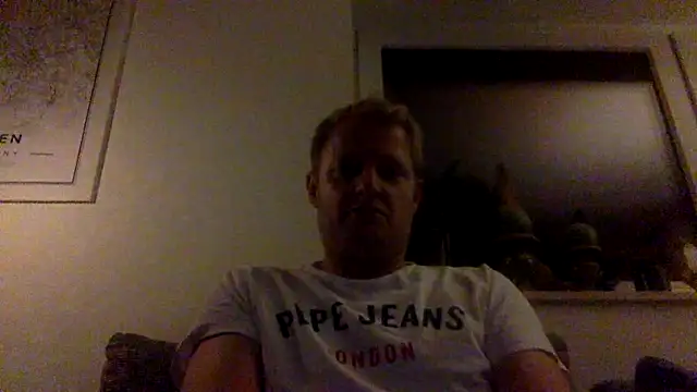 Snapshot of tomte6 chatting on December 19, 2025, 7:49 pm tomte6 online show from December 19, 2025, 7:49 pm