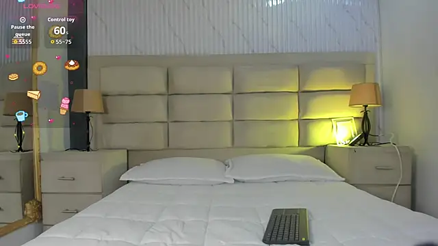 ManuelaEvans  online show from February 23, 2026, 9:37 pm