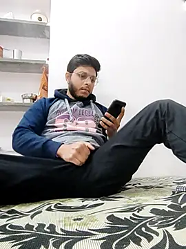 boyzzxzzz online show from December 19, 2025, 6:54 pm