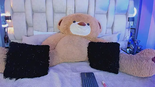  PaulinaDoll  online show from March 28, 2026, 3:51 am