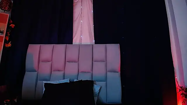 Emilyy05  online show from February 5, 2026, 1:12 am