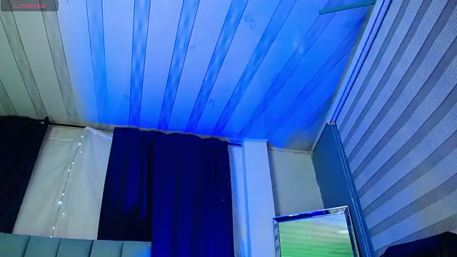 Emilyy05  online show from December 21, 2025, 3:41 am