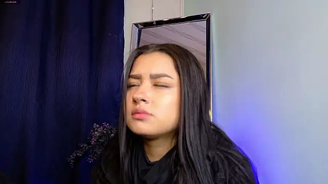 Emilyy05  online show from March 27, 2026, 11:38 pm