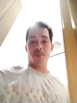 Lukas-thiago online show from December 22, 2025, 7:41 am