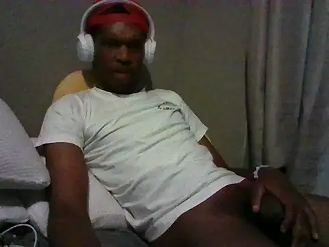 thomasmichael36  online show from February 11, 2026, 11:15 pm