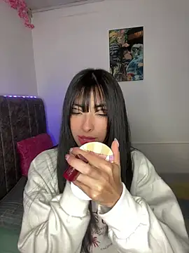 junorise23 online show from March 30, 2026, 4:25 am