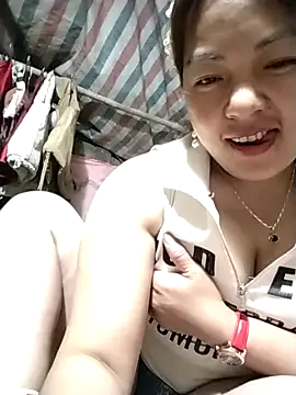 Lucky cutee online show from February 17, 2026, 1:03 am