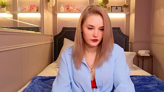 Molly Voss online show from February 2, 2026, 3:33 pm