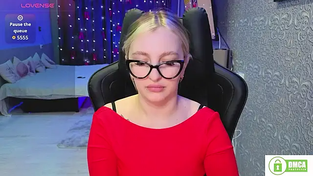 Eva Vibe  online show from January 14, 2026, 5:27 pm