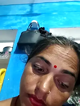 Snapshot of Mahima_rani34 chatting on August 4, 2026, 10:25 pm Mahima rani34 online show from August 4, 2026, 10:25 pm