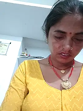 Snapshot of Mahima_rani34 chatting on May 30, 2026, 9:53 pm Mahima rani34 online show from May 30, 2026, 9:53 pm
