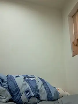 AJIJI1010 online show from April 4, 2026, 11:22 pm