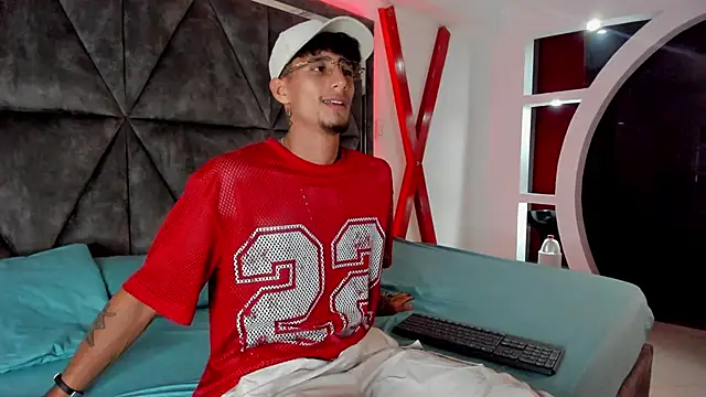 Stone Biker online show from December 23, 2025, 2:11 am