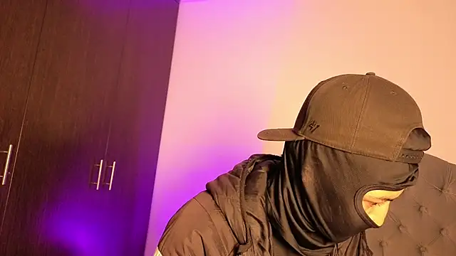 cute emmma online show from April 11, 2026, 11:14 am