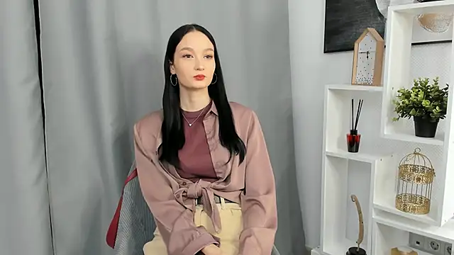 LanellSkartvedt online show from December 21, 2025, 2:08 pm