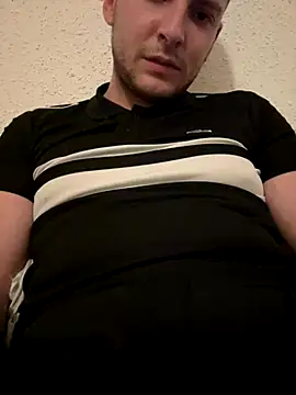 pablodu67 online show from December 20, 2025, 8:01 pm