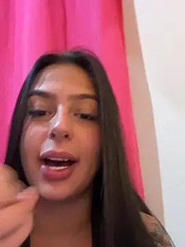 Snapshot of jujuarantes__2026 chatting on July 10, 2026, 4:18 pm jujuarantes 2026 online show from July 10, 2026, 4:18 pm