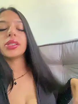 jujuarantes  2026 online show from January 12, 2026, 12:23 pm