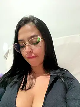 Snapshot of jujuarantes__2026 chatting on January 17, 2026, 10:13 pm jujuarantes 2026 online show from January 17, 2026, 10:13 pm