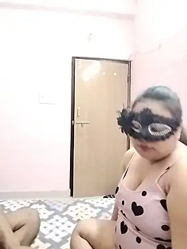 Snapshot of DesiSeductress chatting on June 19, 2026, 5:08 pm DesiSeductress online show from June 19, 2026, 5:08 pm