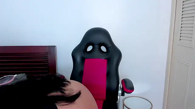 Megansweetcome online show from April 12, 2026, 7:17 pm