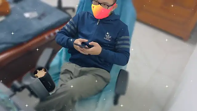 Snapshot of -_kur_- chatting on January 7, 2026, 2:00 pm - kur - online show from January 7, 2026, 2:00 pm