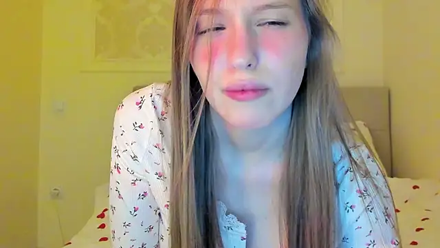 Alllura online show from February 3, 2026, 3:06 pm