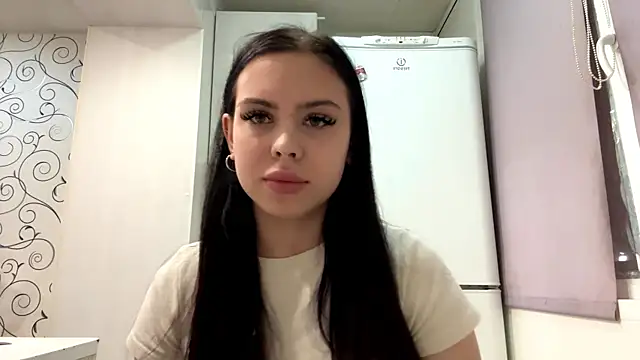 CherlyKeiper online show from December 21, 2025, 3:25 pm