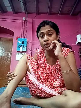 Hooghlypinkivabi online show from April 30, 2026, 7:04 am