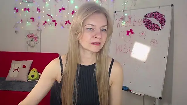 Snapshot of MelissaTyler chatting on May 3, 2026, 5:23 am MelissaTyler online show from May 3, 2026, 5:23 am