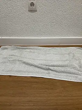 Snapshot of Pute00 chatting on December 21, 2025, 5:14 pm Pute00 online show from December 21, 2025, 5:14 pm