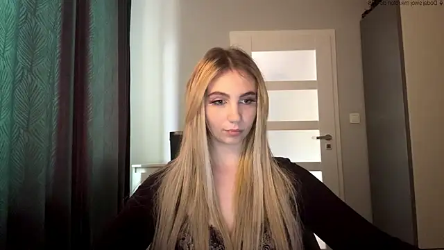 Snapshot of TeenLily chatting on May 19, 2026, 5:31 pm TeenLily online show from May 19, 2026, 5:31 pm