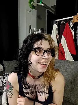 whatevaandissues online show from April 13, 2026, 12:03 am