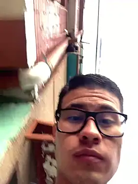 Snapshot of Latin_Paisa_Boy chatting on February 4, 2026, 12:33 pm Latin Paisa Boy online show from February 4, 2026, 12:33 pm