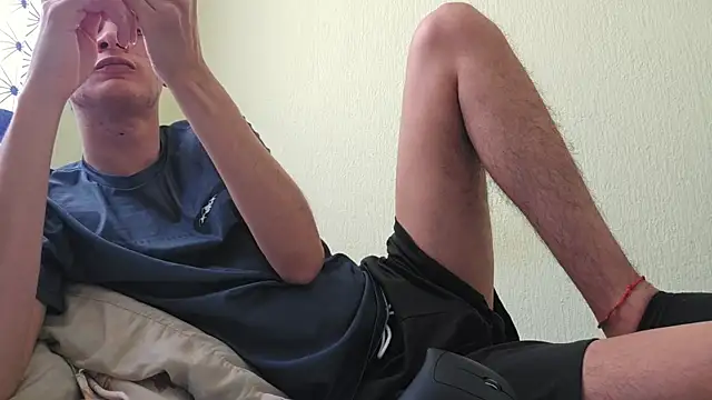 Snapshot of LeonS_20cm chatting on February 14, 2026, 4:51 pm LeonS 20cm online show from February 14, 2026, 4:51 pm