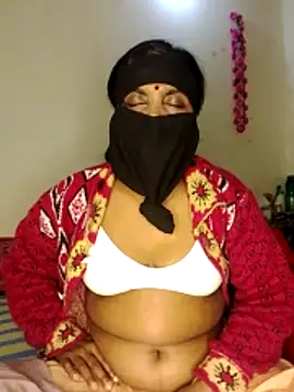 Hot Sweety02 online show from February 7, 2026, 10:29 pm