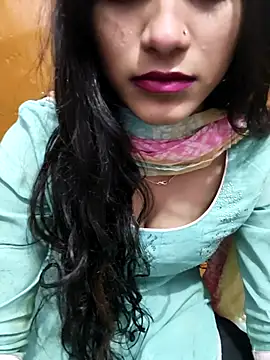 Snapshot of Yours-Zeenat chatting on March 2, 2026, 7:32 pm Yours-Zeenat online show from March 2, 2026, 7:32 pm