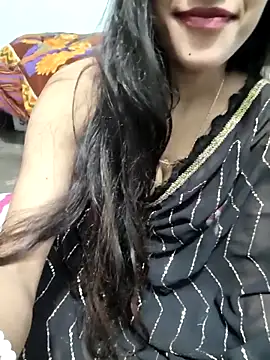 Snapshot of Yours-Zeenat chatting on February 16, 2026, 9:13 pm Yours-Zeenat online show from February 16, 2026, 9:13 pm