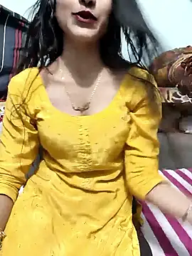 Snapshot of Yours-Zeenat chatting on February 21, 2026, 9:33 am Yours-Zeenat online show from February 21, 2026, 9:33 am