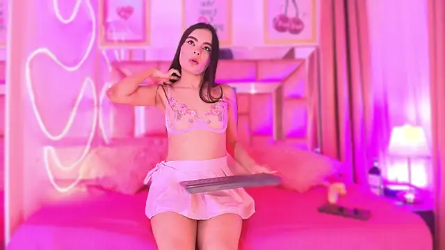 Snapshot of Sophieh_Sweet chatting on January 15, 2026, 9:34 am Sophieh Sweet online show from January 15, 2026, 9:34 am