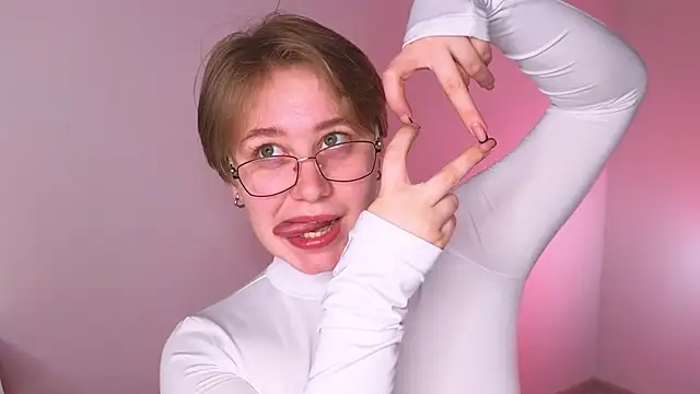 Snapshot of starsonthesky chatting on February 16, 2026, 8:02 am starsonthesky online show from February 16, 2026, 8:02 am