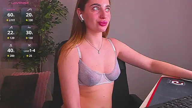 RinaKlark online show from March 31, 2026, 10:01 pm