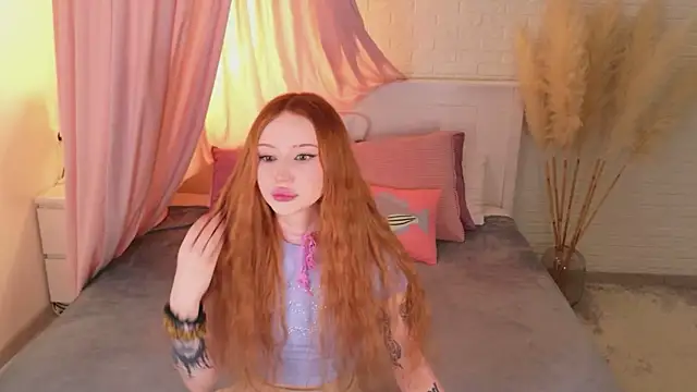 Snapshot of Zoe__Page chatting on February 26, 2026, 1:55 pm Zoe Page online show from February 26, 2026, 1:55 pm