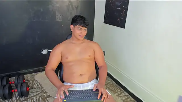 Snapshot of Nicole_and_thiago1 chatting on February 21, 2026, 10:12 pm Nicole and thiago1 online show from February 21, 2026, 10:12 pm