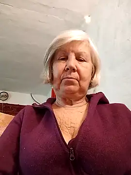 Snapshot of KlaudiaDarling chatting on February 3, 2026, 12:32 pm KlaudiaDarling online show from February 3, 2026, 12:32 pm